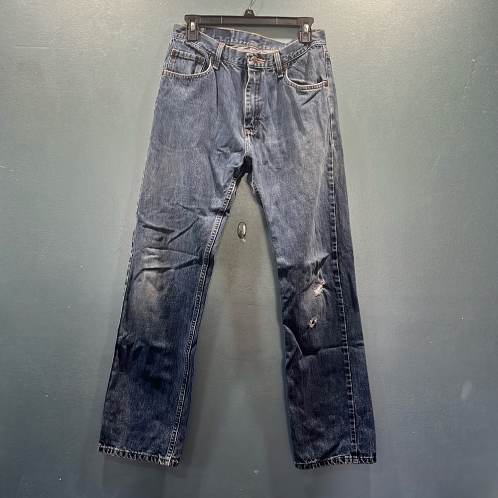 Wrangler straig fit 32x32. New never worn. No rips in pockets, crotch or seems